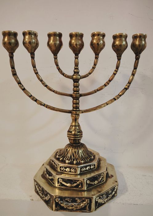 Impozant sfeșnic antic dimensiuni mari menora din bronz masiv Israel unicat înălțime 38 cm lățime 33 cm ,baza diametru 19cm ,greutate 3.8 kg în stare