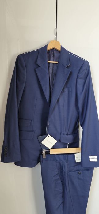 Нов костюм 100% италианска вълна Douglas Mayfar