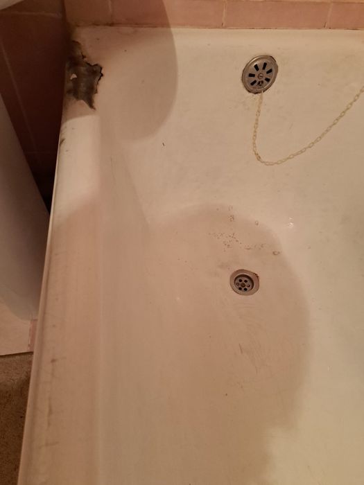 Продам ванную чугунную