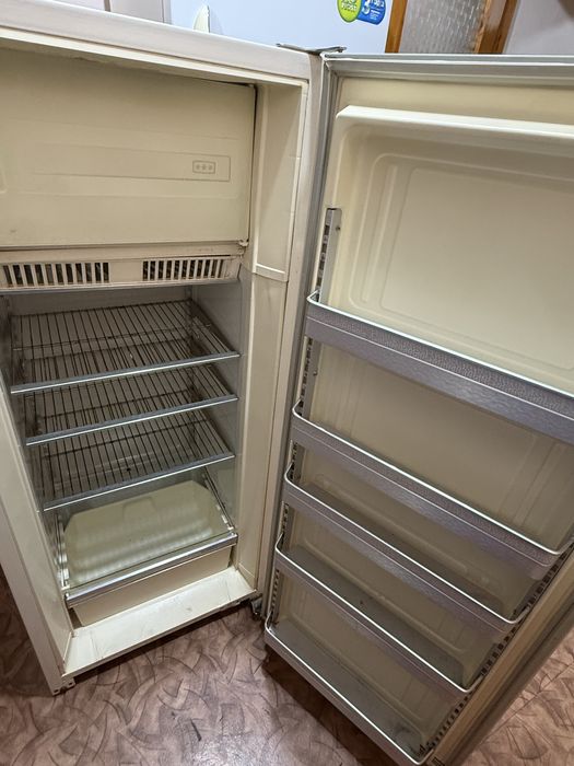 Холодильник зил рабочий