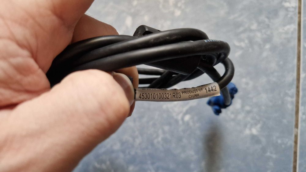 Vand Lot 58 buc cablu VGA Original HP 924318-0011913 la 300lei