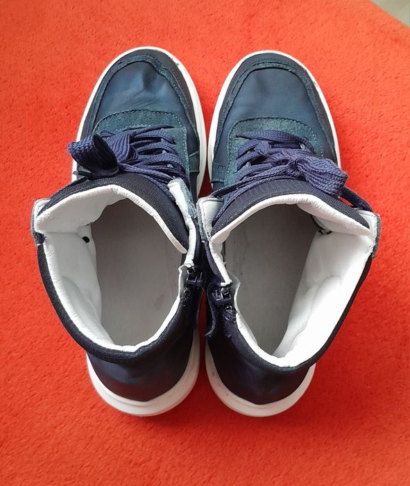 Ghete din piele naturala mărimea 38 ( 23-23,5 cm )