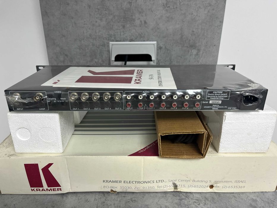 Kramer Electronics SV-5N is a professional video distribution amplifier (DA)