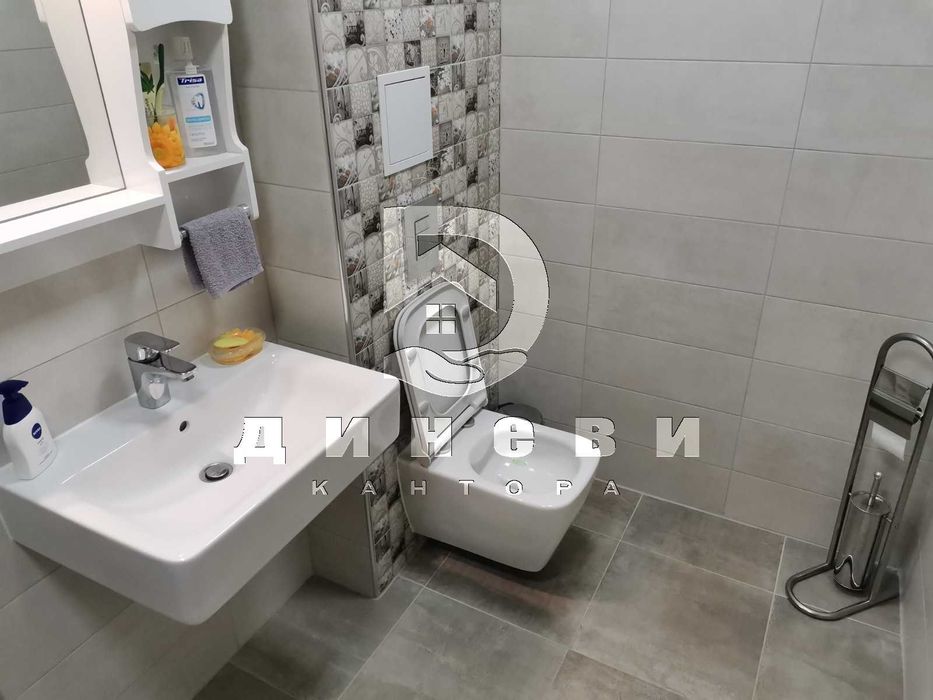 Продава се Тристаен апартамент в Стара Загора, ОРБ - 100 кв.м за 1290 €/кв.м - Снимка #16