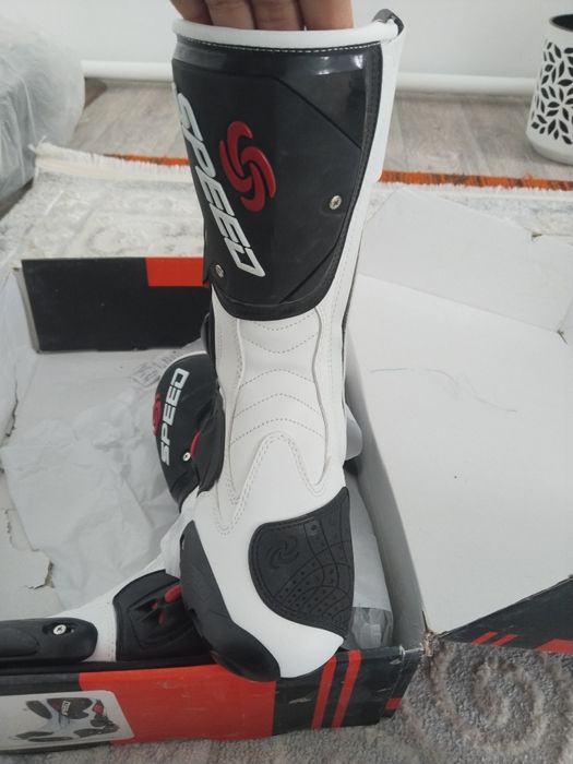 Мотоботы продам.