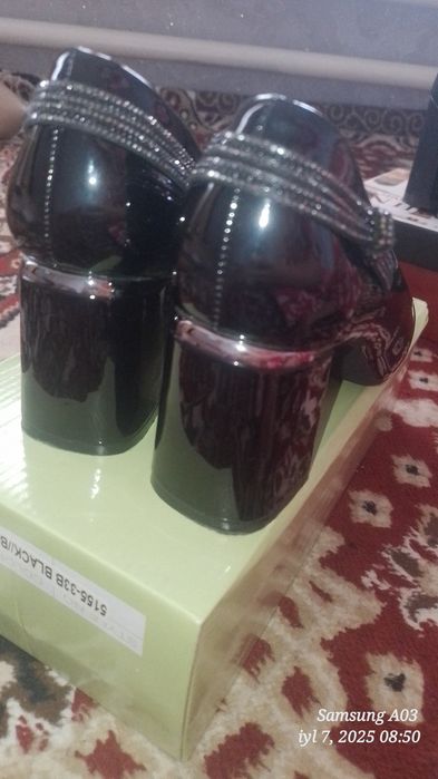 Sotiladi yangi holati yangidek 1 marta kiyilgan 37 razmer