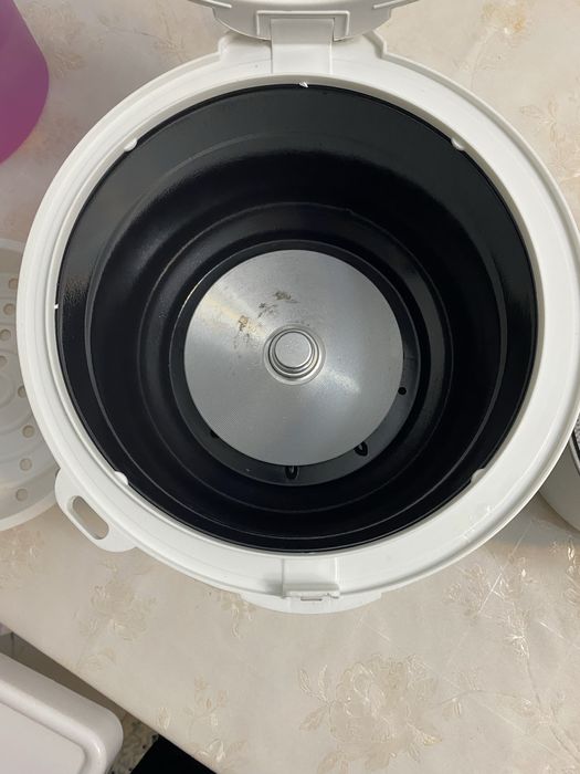 Мультиварка почти новое