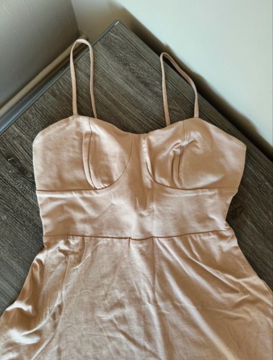 Rochița Asos, subțire