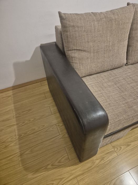 Vand canapea 3 locuri extensibila
