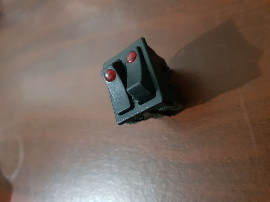 Кнопка трехконтактный производство Франция