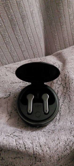 Чисто нови слушалки