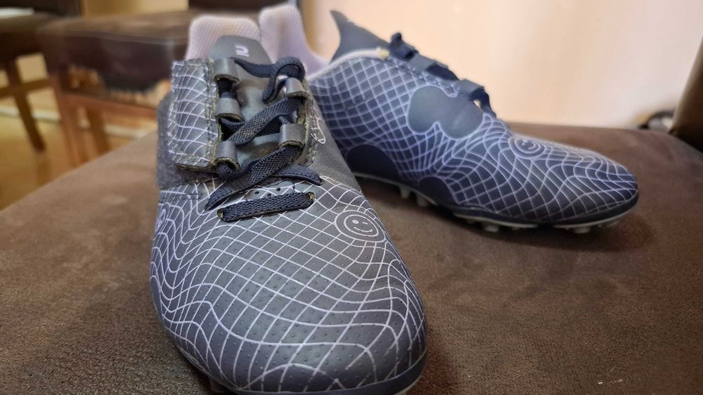 Футболни обувки .