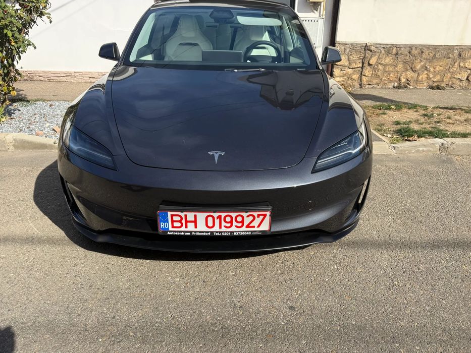 Tesla Model 3 Tesla Model 3 Ludicrous 627 cp