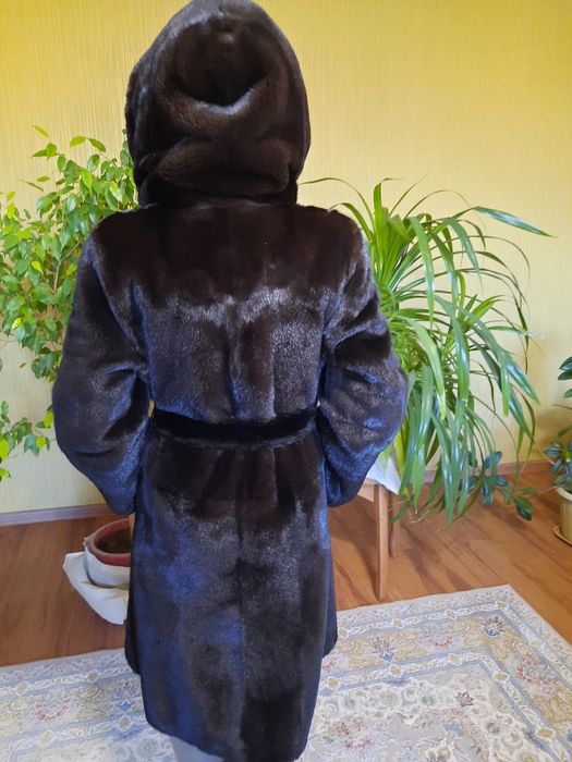 Продам норковую шубу