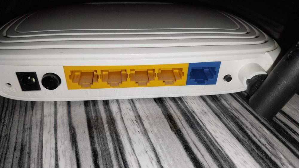 Router wireless TP Link WR740N