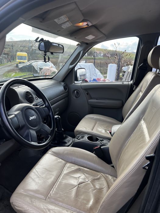 Vand jeep liberty kj 2.4 benzina 2006