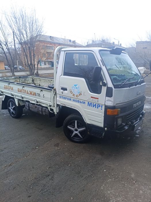 Продам  мини грузовик Toyota Hiace