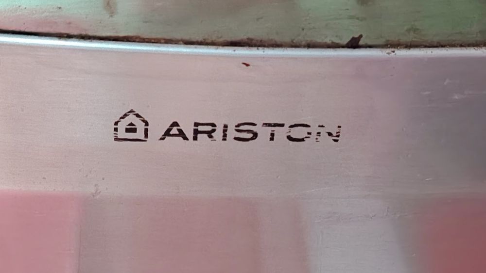 Продаю плиту ARISTON