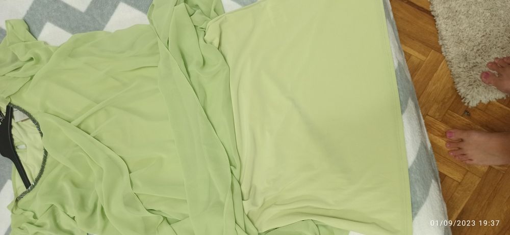 Rochie noua, cu eticheta