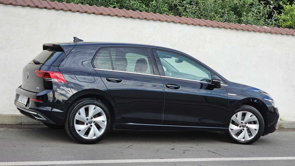 VW Golf 8 STYLE 12.2022 1.5eTSI 150cp DSG / Virtual Cockpit Faruri IQ Keyless Distronic LINE SIDE / TOP