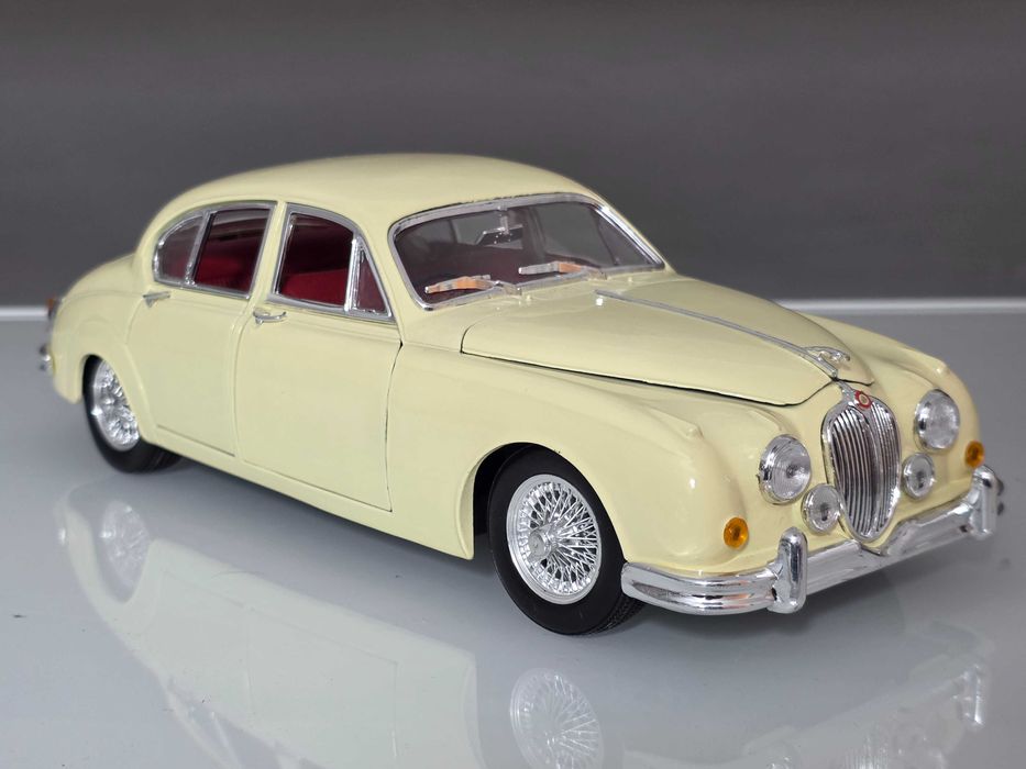 Macheta Auto 1/18 Maisto Jaguar Mark II 1959