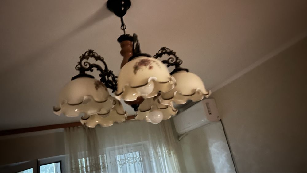 Люстра для зала и спальни б/у