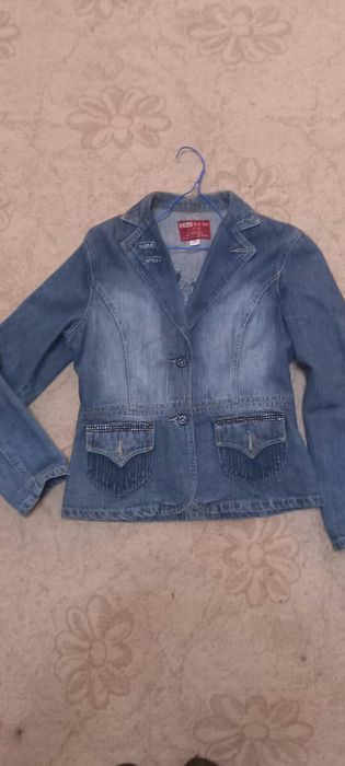 Джинсовые юбки и пиджоки.