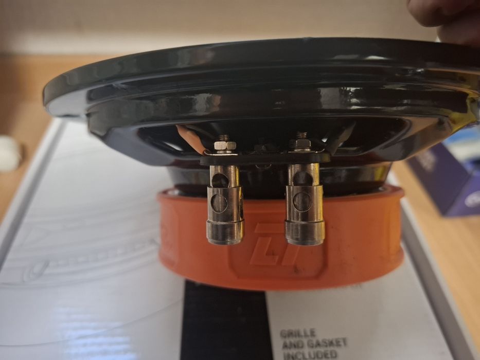 Сабвуфер dl audio barracuda 8 flat