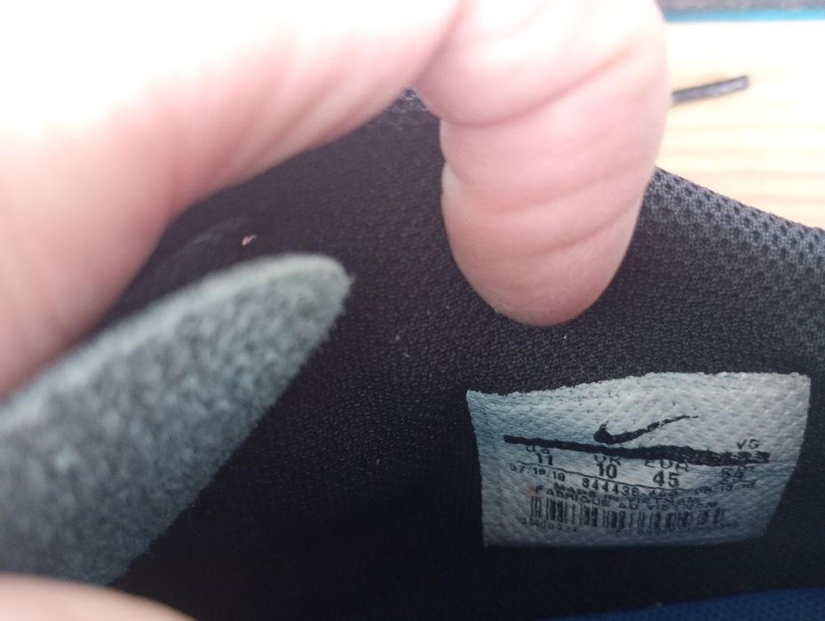 Футболни бутонки Найк и Адидас