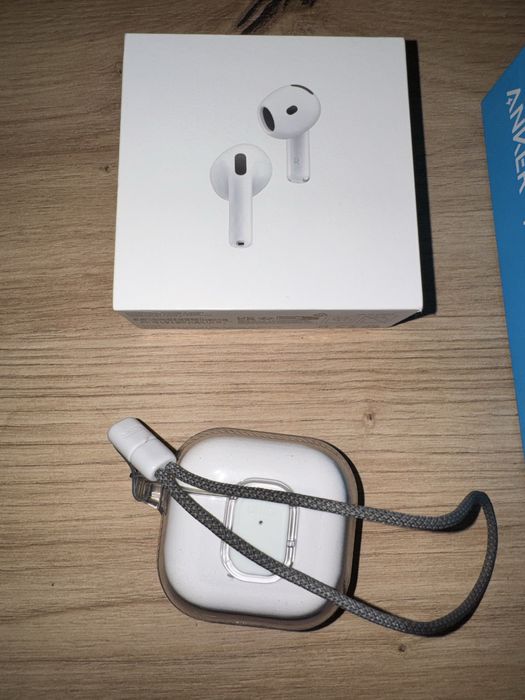 Baterie externa magnetica si casti apple