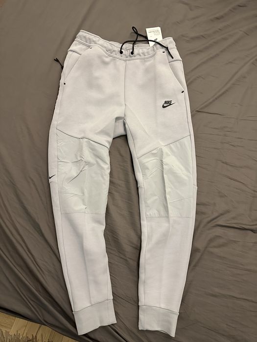 pantaloni nike tech