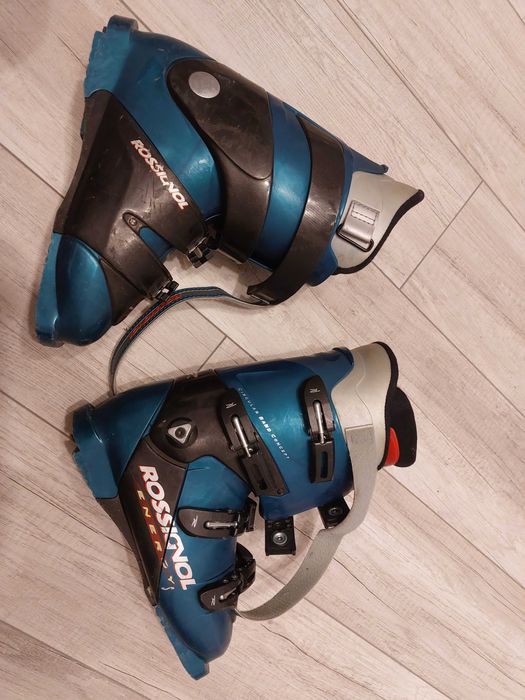 Clapari Rossignol Energy masura 27,5, cu un mic defect