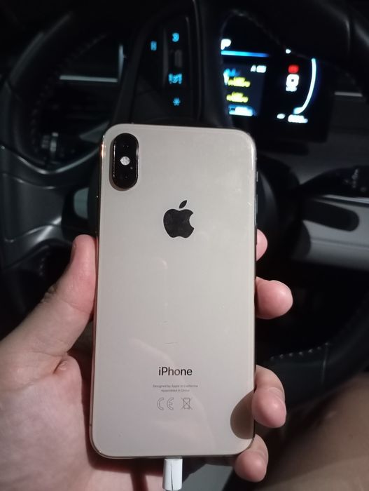 Айфон XS в хорошем состоянии