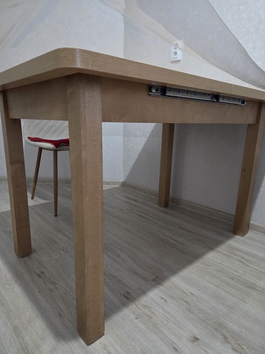 Продаю кухонный стол