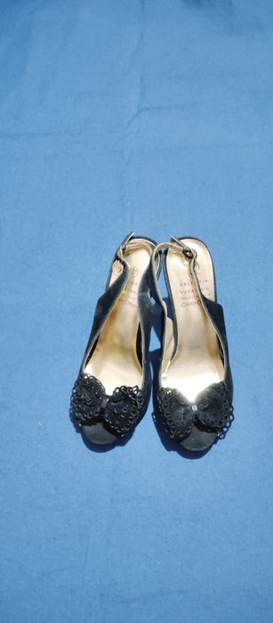 Босоножки женские продаётся матовый