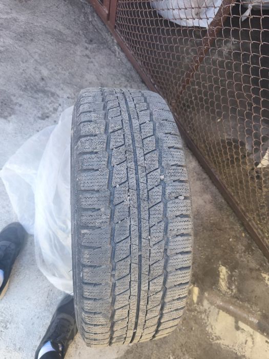 Продам шины в отличном состоянии.