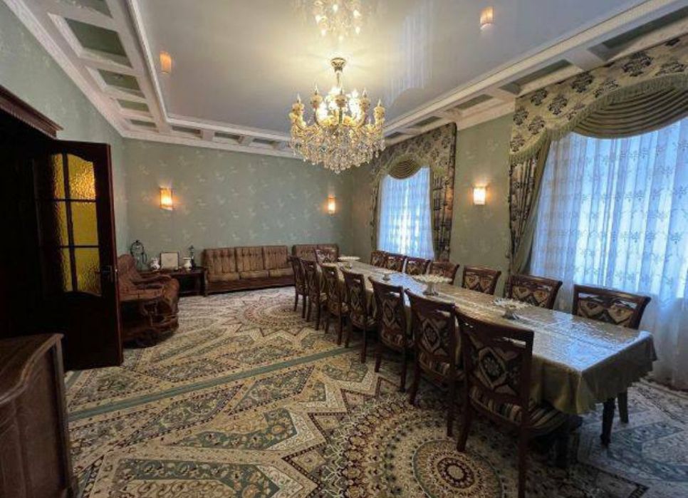 Сергели мошина бозор торисида жойлашган уй сотилади