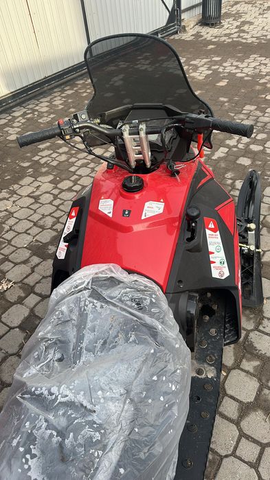 Снегоход 200 кубов.