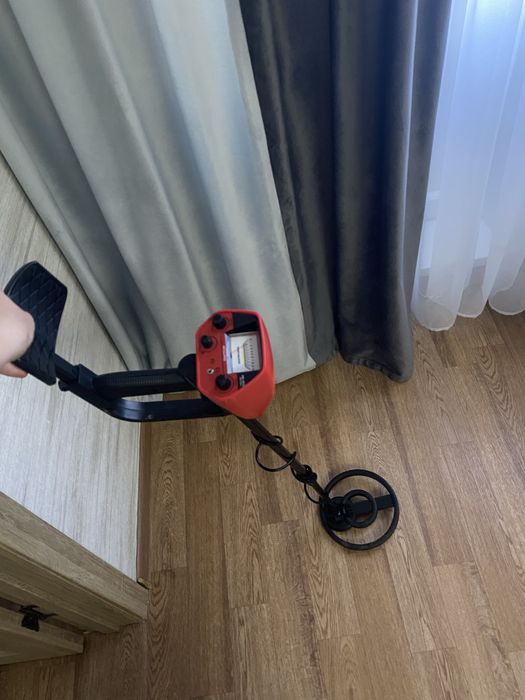 Продам металоискатель