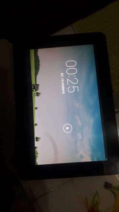 Продам на запчасти планшет