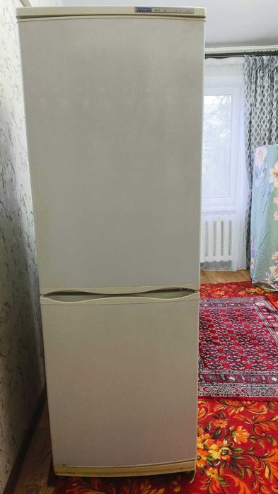 Продам холодильник Атлант