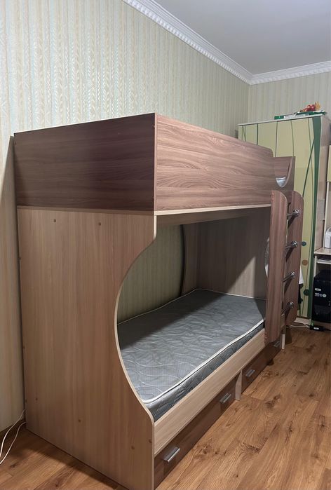 Продается двухярусная кровать