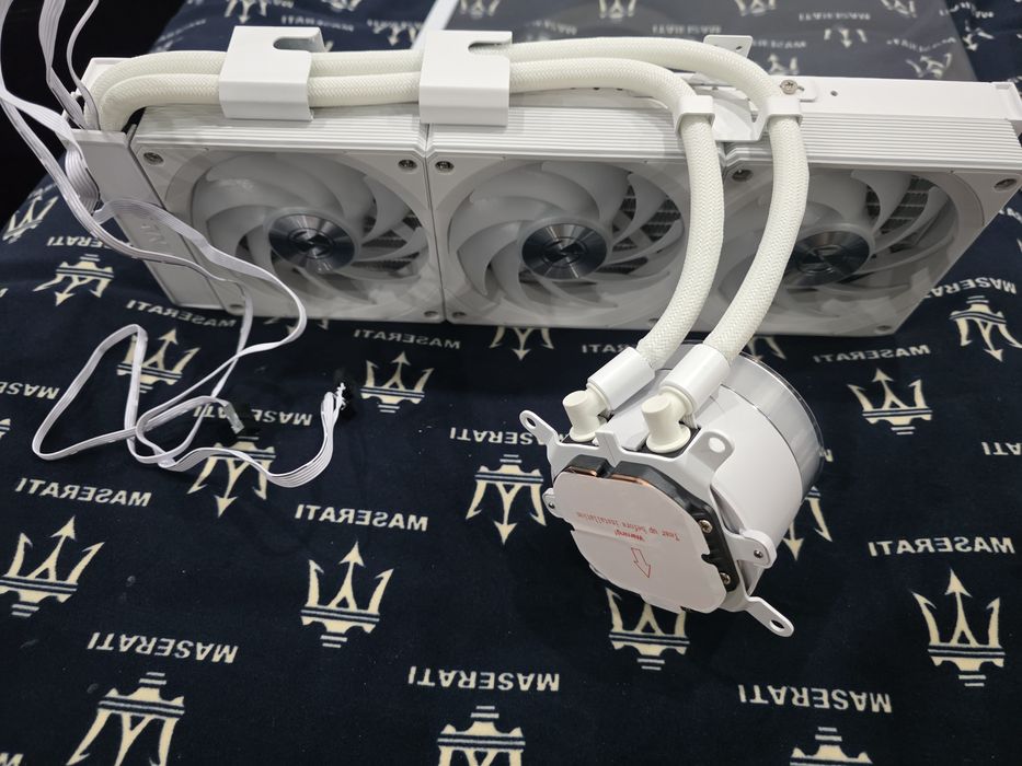 Lian Li Hydroshift II LCD-C 360CL