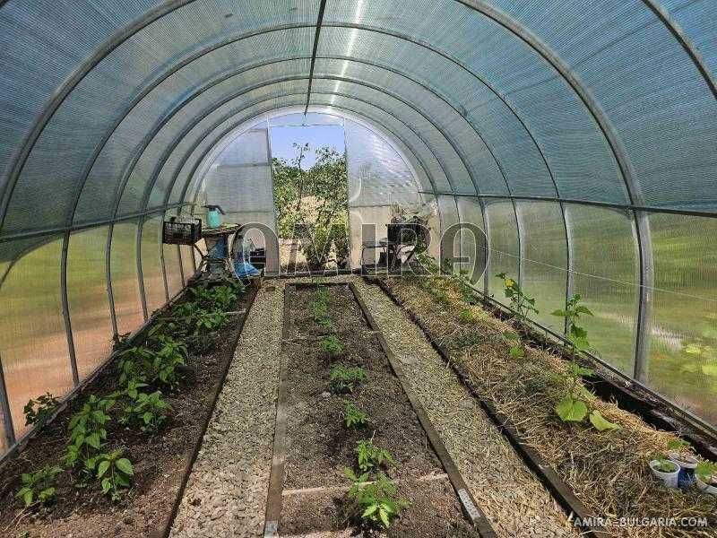 Къща с красива панорама сред природата