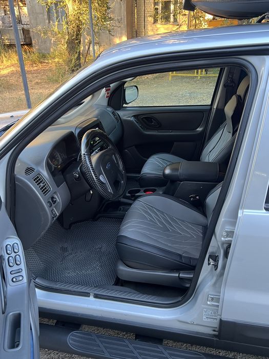 Ford Escape 2003г
