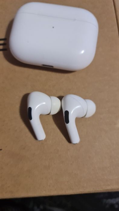 Casti airpods pro dreapta cu sau fara carcasa