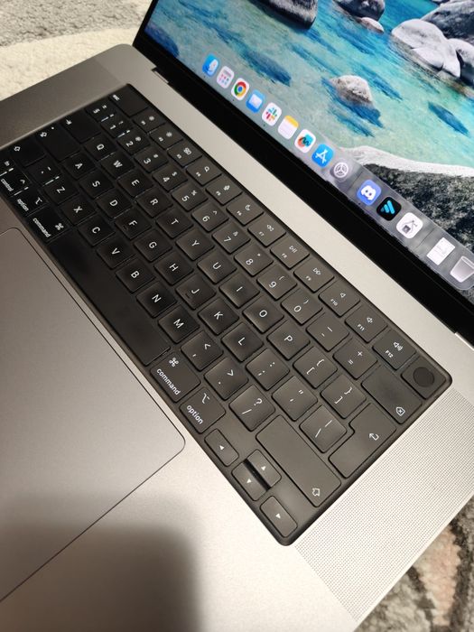 Apple MacBook Pro 16″ 2021, M1 Pro 10 Cores, 16 GB Unified Memory, 512 GB (тъмносив)