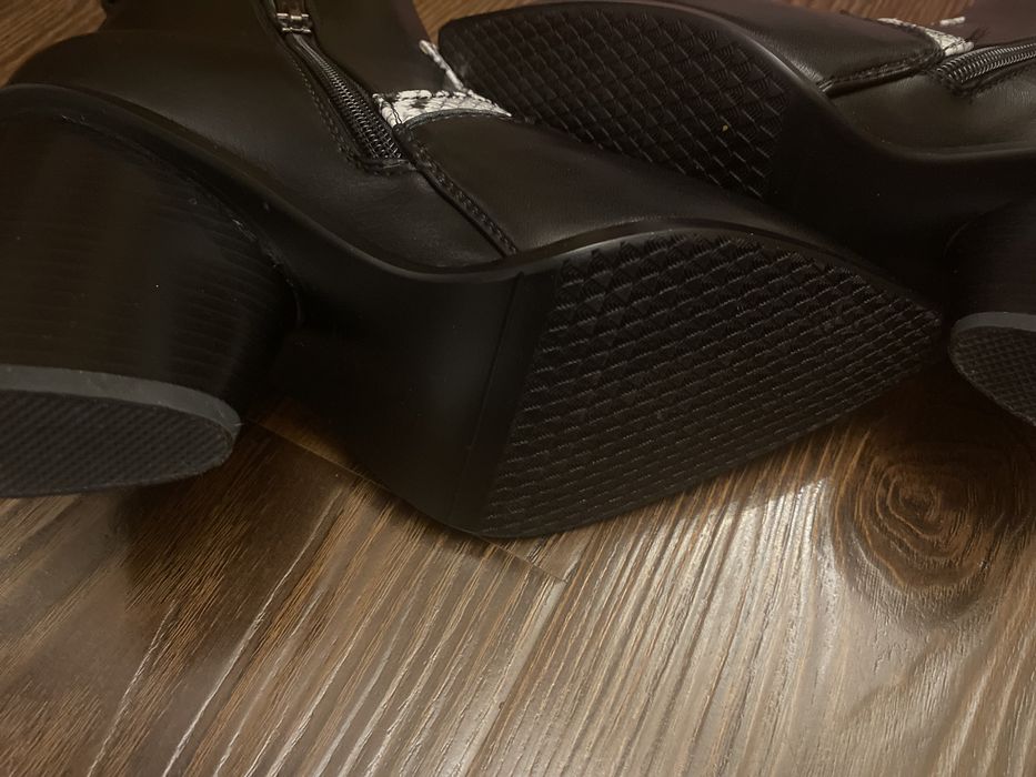 Продаю ботиночки/полусапожки/казачки