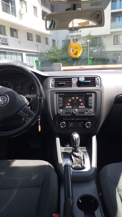 VOLKSWAGEN Jetta 2012 — imagine 4