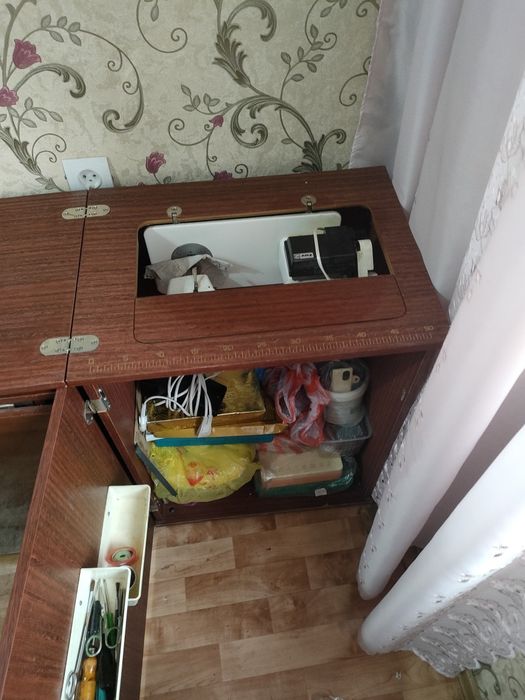 Швейная машина Чайка 142 М